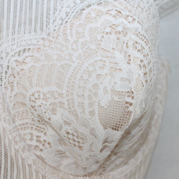 Victoria's Secret Women's 36D Bra - Picture 2 of 8